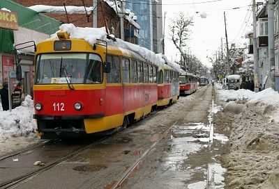 В центре Краснодара остановились трамваи