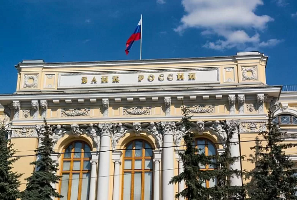Банк России продлил ограничения на снятие наличной валюты