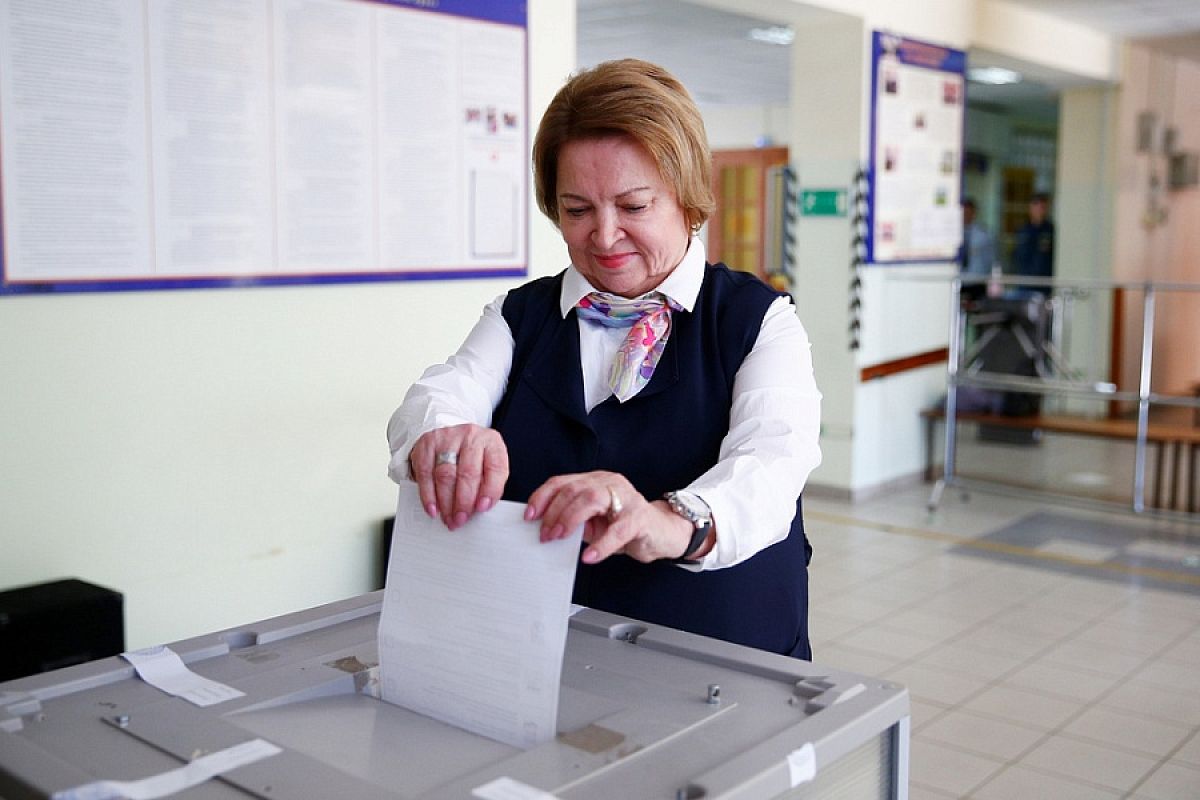 Глава Общественной палаты Кубани Любовь Попова проголосовала  на выборах