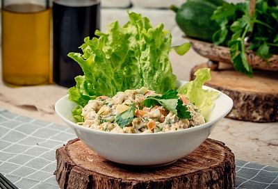 Салаты с майонезом могут стать настоящей трагедией для туриста