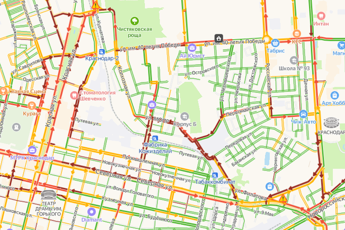 Еще не вечер: в центре Краснодара образовались серьезные автомобильные заторы