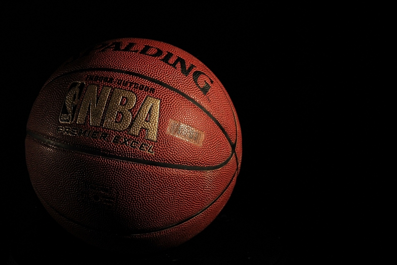 NBA приостановила баскетбольный сезон из-за коронавируса