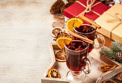 Вместо вина беру сочные фрукты и варю из них ароматный согревающий безалкогольный глинтвейн. Пошаговый рецепт