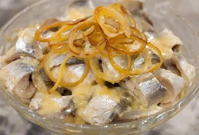 Норвежский салат из сельди вместо "Шубы": пикантный, лёгкий и необычный — за 20 минут к празднику