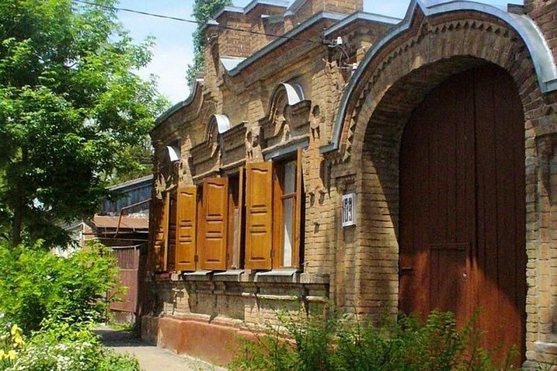 Жильцов старинных домов в центре Краснодара заставят о них заботиться