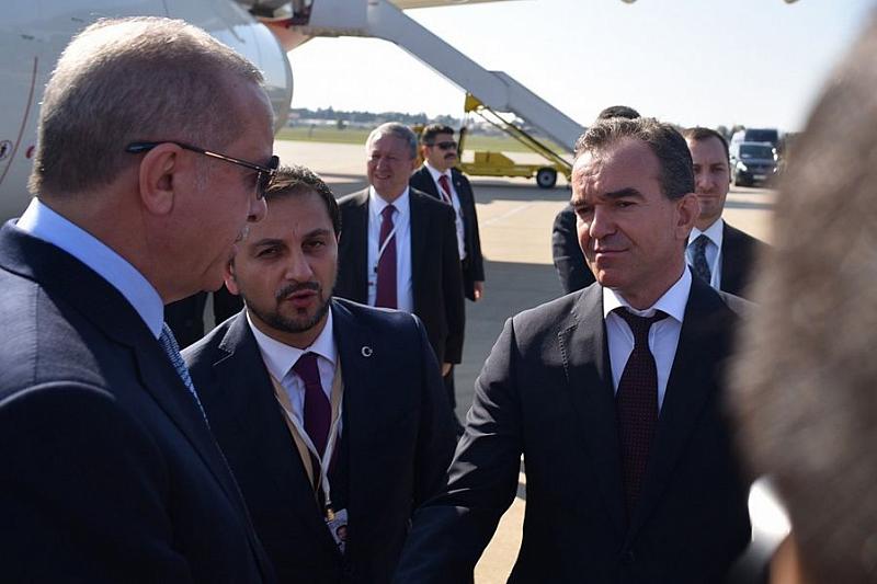 Губернатор Краснодарского края встретил в аэропорту Сочи Президента Турции