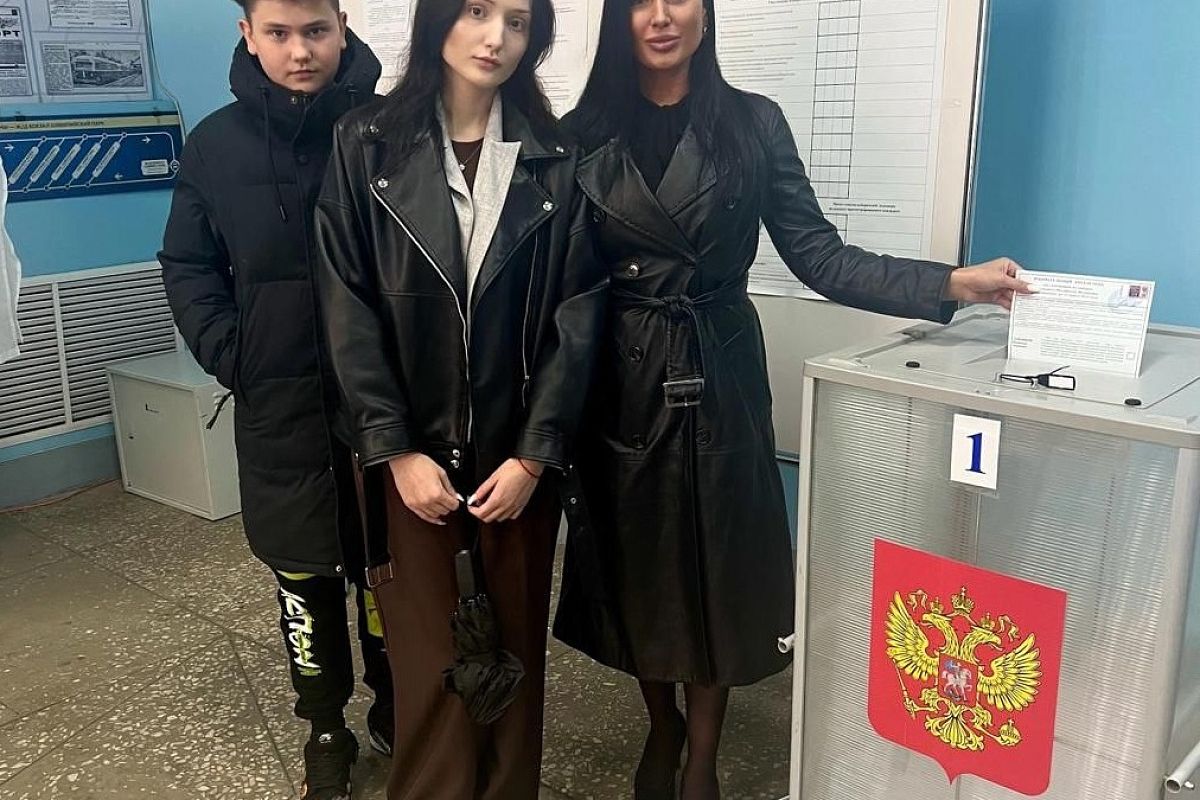 Наталья Коваль с семьей
