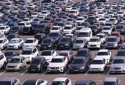 Назван средний возраст парка легковых автомобилей на Юге России