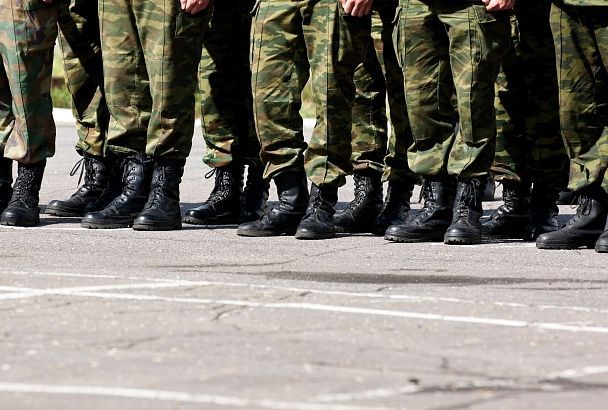 В Военном комиссариате Краснодарского края прокомментировали слухи о незаконном удерживании призывников на сборном пункте