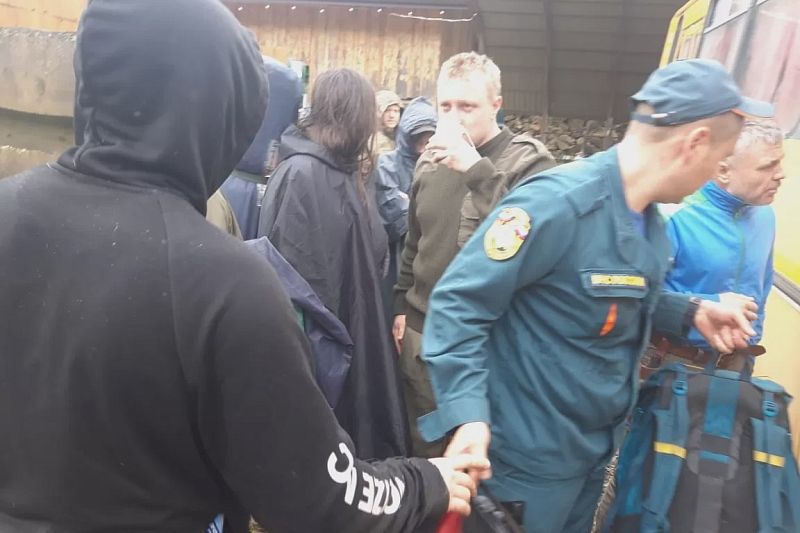 Запросившая эвакуацию в Мостовском районе туристическая группа вышла на маршрут 3 мая