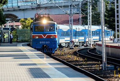 Следующие в Крым поезда перенаправлены в Анапу 