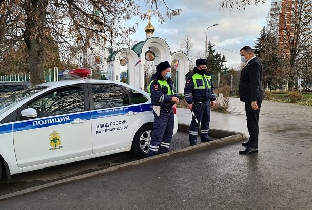 Общественник проверил обеспечение полицейскими безопасности на рождественских мероприятиях