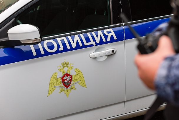 В Краснодарском крае росгвардейцы задержали мужчину за кражу из магазина алкоголя и 85 пачек сигарет