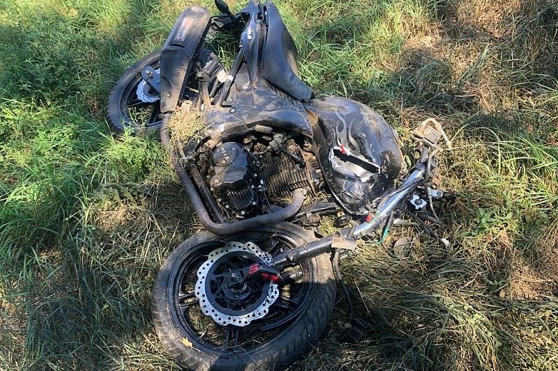 В Краснодарском крае при столкновении с внедорожником погиб водитель мотоцикла