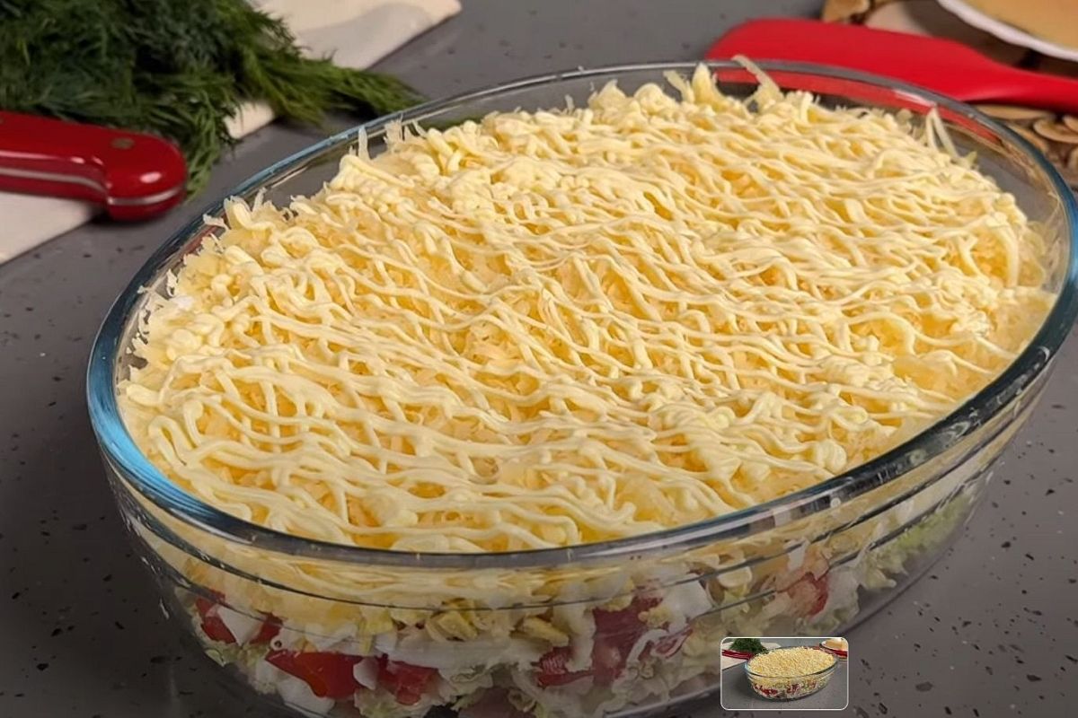 Салат «Вкусняшка», который съедается за минуту: очень вкусный и простой в приготовлении