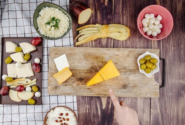 Инфекционист Стребкова: майонез и жирный сыр могут подорвать здоровье печени