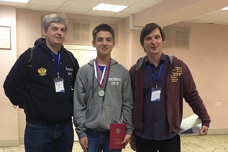 Губернатор Кубани Вениамин Кондратьев поздравил сочинского школьника с победой на международной математической олимпиаде