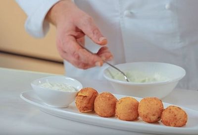 Картофельные пончики от  шефа Ивлева: без дрожжей — хрустящие и с нежнейшей начинкой 