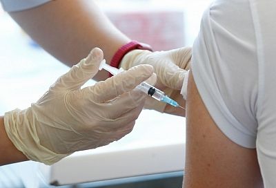 В Краснодарском крае продолжают работать 240 пунктов вакцинации от коронавируса