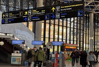 Работает система ПВО: Росавиация ограничила работу аэропорта Сочи