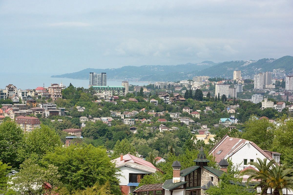 Москвичи переключаются на частный сектор: спрос на дома в Сочи вдвое выше новостроек