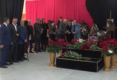 Губернатор Кубани Вениамин Кондратьев почтил память Владимира Рунова