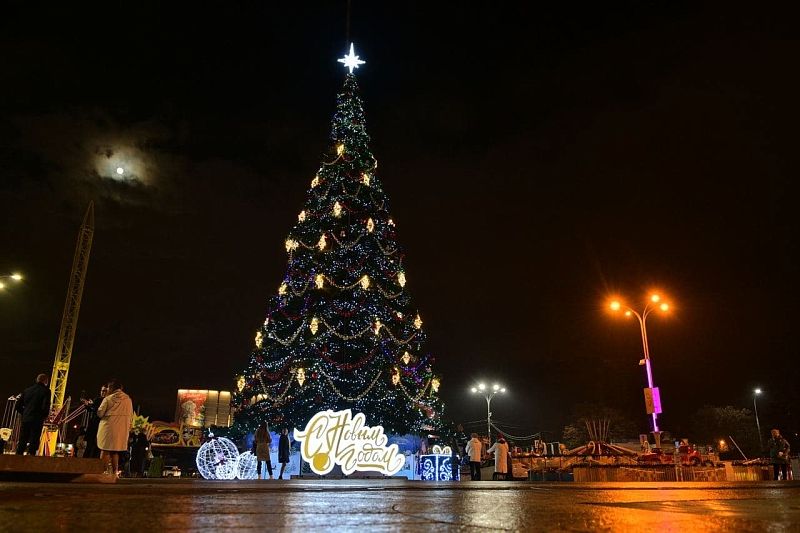 Главная елка Краснодара: с 2011 по 2022 год