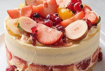 Песочные коржи, сметана и вишня! Готовлю торт «Чародейка» — не сложный, но невероятно вкусный