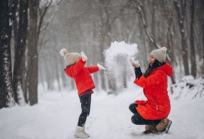 Психолог порекомендовала создать с ребенком календарь новогодних каникул
