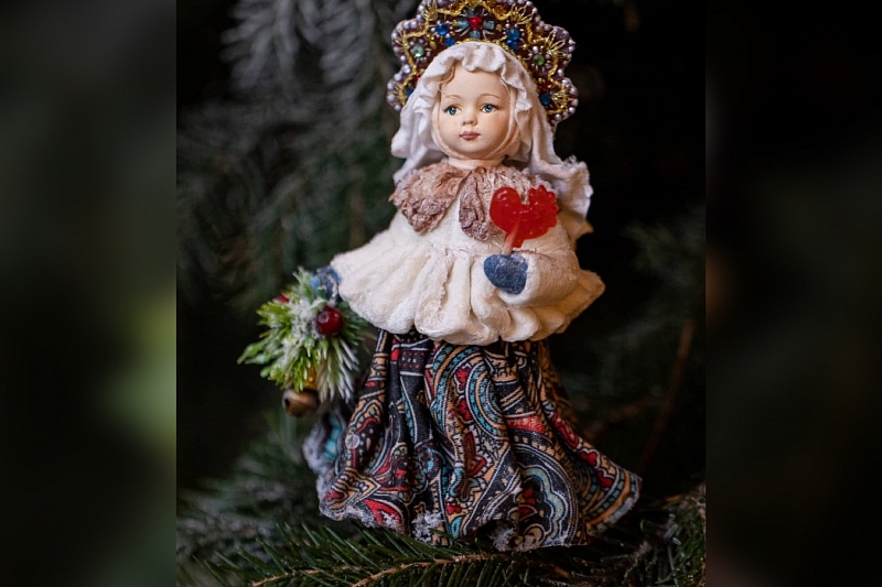 Елочная игрушка жительницы Тимашевска украсила елку в Эрмитаже