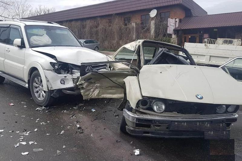 В Новороссийске 17-летний водитель BMW устроил смертельное ДТП