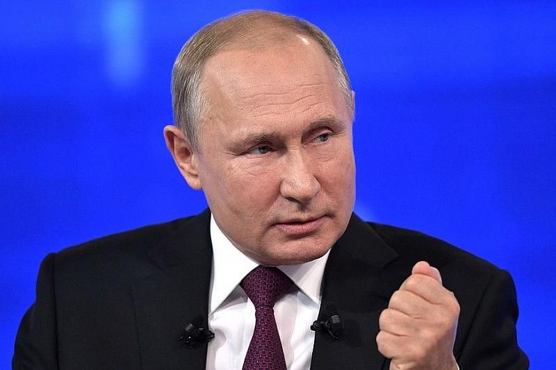 Президент России Владимир Путин принял решение по выплатам на ребенка в прямом эфире