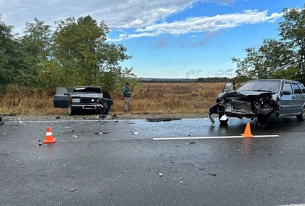 Занесло на мокрой дороге. На Кубани в лобовом ДТП пострадали три человека