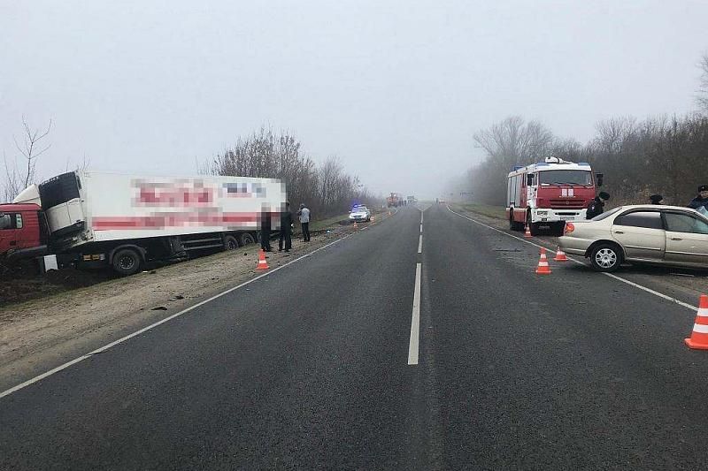 В Краснодарском крае водитель «Киа»  погиб при столкновении с грузовой фурой