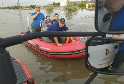 С крыш затопленных Алешек и Голой Пристани сняли 344 человека