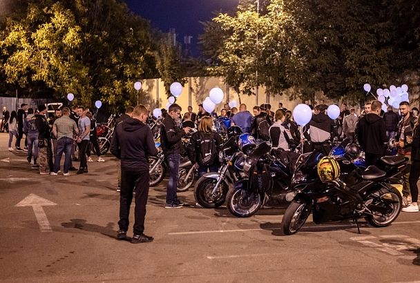 Краснодарские мотоциклисты почтили память погибших в ДТП друзей