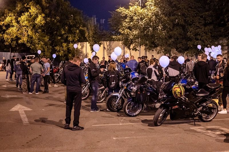 Краснодарские мотоциклисты почтили память погибших в ДТП друзей