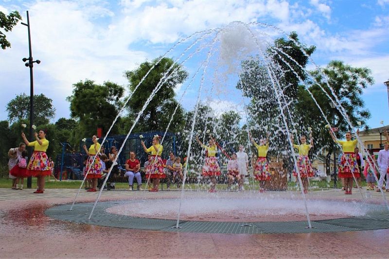 Центральный парк Тихорецка благоустроили на бюджетные деньги, выделенные по нацпроекту «Жилье и городская среда»