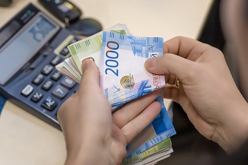 На индексацию зарплат бюджетников Краснодарского края из региональной казны направят 2,3 млрд рублей