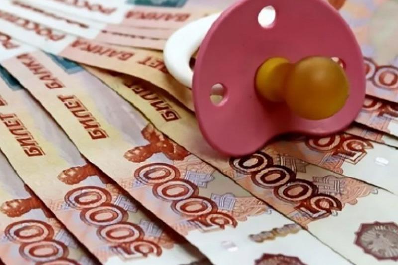 В России предлагают повысить размер алиментов на ребенка и погашать долги по ним из бюджета