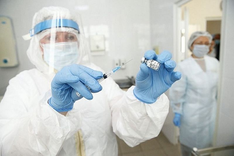 Названы сроки выхода российской вакцины от коронавируса в широкое применение