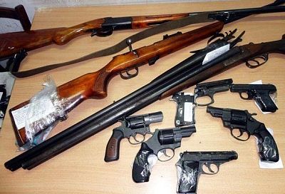 Более 860 тысяч рублей выплатили с начала года кубанцам, сдавшим незаконное оружие и боеприпасы
