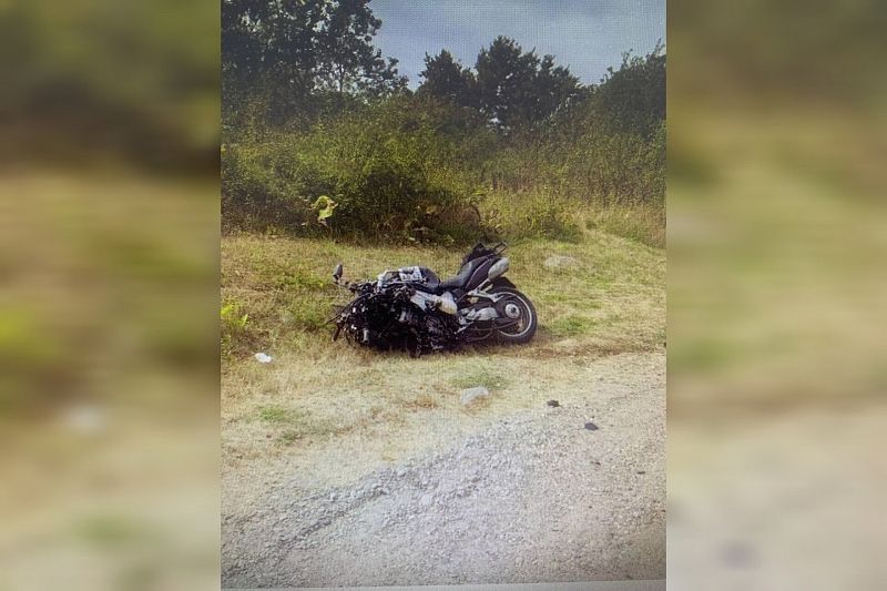 В Краснодарском крае мотоциклист на встречке врезался в ГАЗ. Он погиб