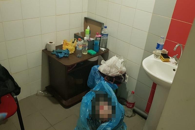 В Краснодаре в туалете на ж/д вокзале нашли труп новорожденной девочки