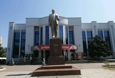 Депутаты Госдумы возьмут шефство над памятниками Ленину в регионах