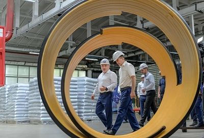 Губернатор Кубани Вениамин Кондратьев посетил крупнейшее на юге России предприятие по производству полимерной продукции