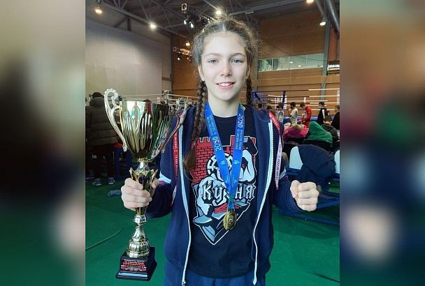 Бей первой, Бэлла! ﻿12-летняя краснодарка взяла золото на краевых соревнованиях по тайскому боксу
