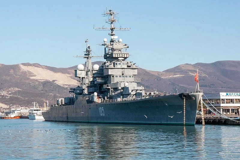 «Выстрел памяти». В Новороссийске крейсер «Михаил Кутузов» почтит память героев-малоземельцев