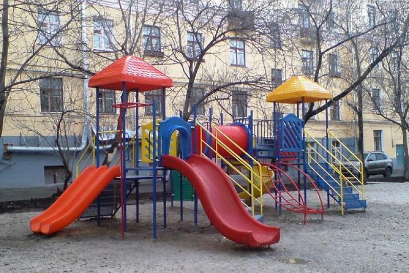 В Краснодаре проверят состояние всех детских площадок