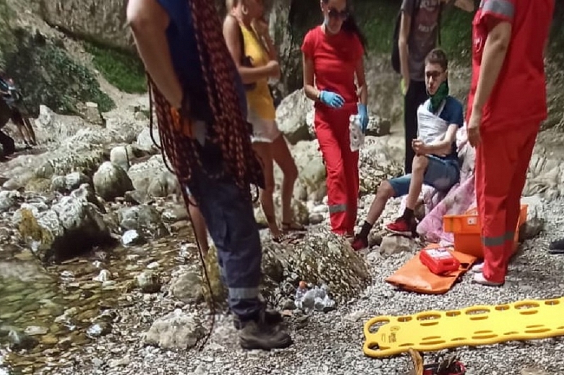 В горах Сочи 14-летний подросток сломал ключицу